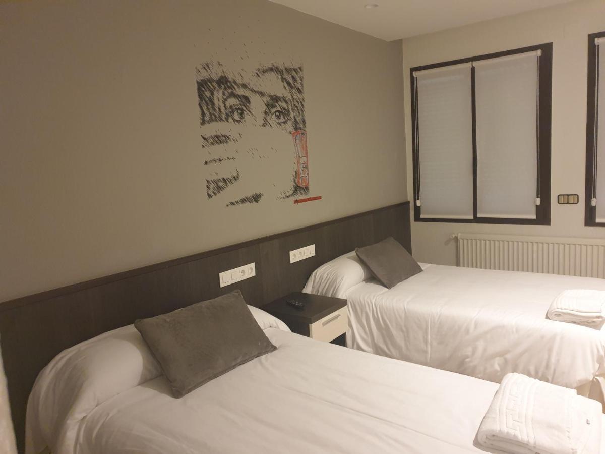 Hotel Arts - Gasteiz Centro Витория-Гастейс Екстериор снимка