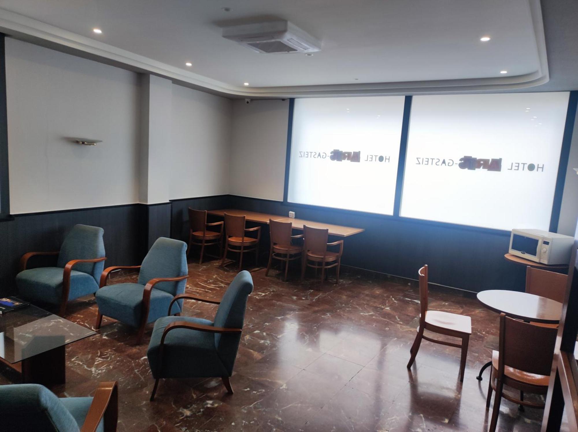 Hotel Arts - Gasteiz Centro Витория-Гастейс Екстериор снимка