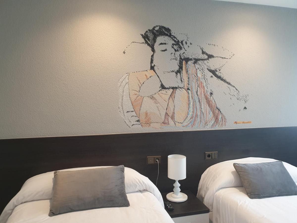 Hotel Arts - Gasteiz Centro Витория-Гастейс Екстериор снимка