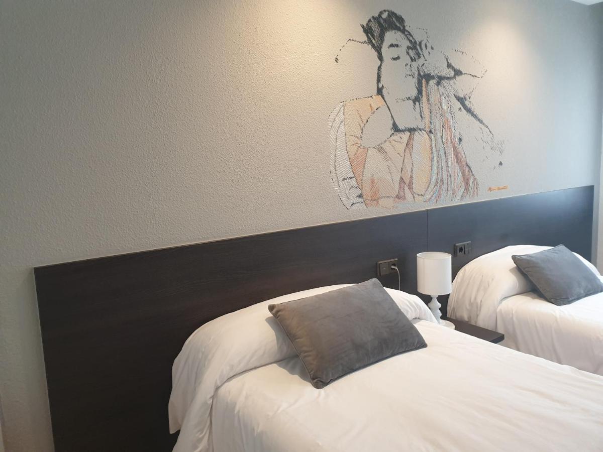 Hotel Arts - Gasteiz Centro Витория-Гастейс Екстериор снимка