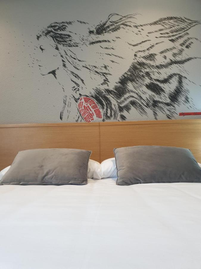 Hotel Arts - Gasteiz Centro Витория-Гастейс Екстериор снимка